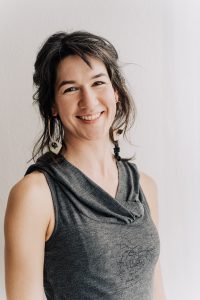 Ládoniy Bori mosolygo profilkep